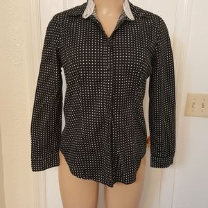 SLIGHTLY USED COVINGTON ESSENTIALS BUTTON DOWN TOP SIZE M BLACK/WHITE